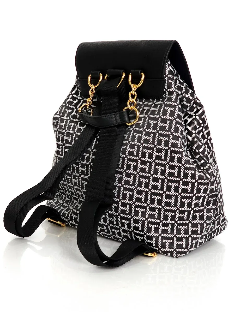 Mochila Tommy Hilfiger para dama color negro y blanco