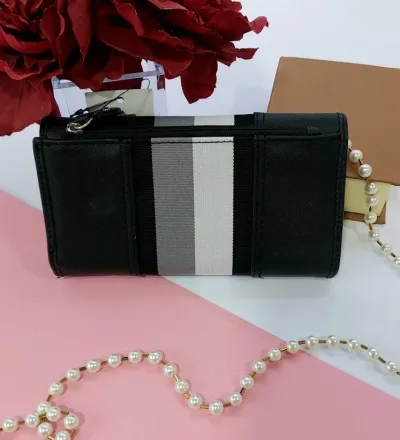 Cartera Tommy Hilfiger para dama color negro