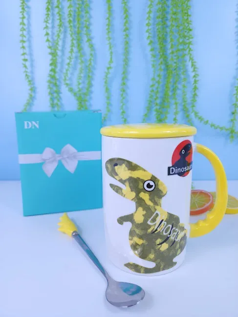 Tasa de dinosaurio con Tapa y Cuchara