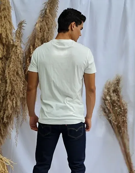 Camiseta Aéropostale para caballero color blanco hueso