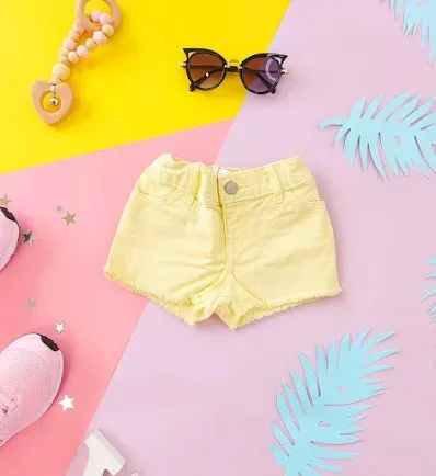 Short The Children´s Place color amarillo
