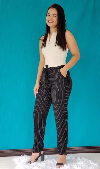 Pantalón Must Have para dama color negro de rayas