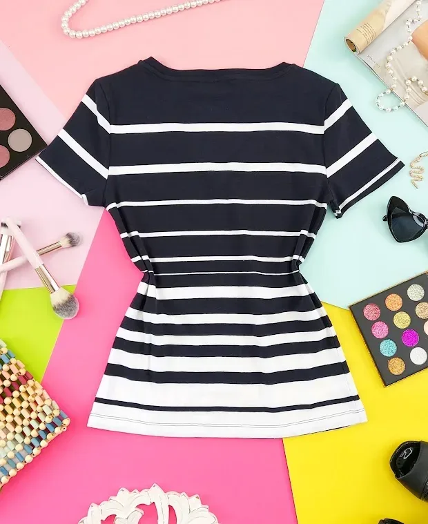 Camiseta Tommy Hilfiger para dama diseño a rayas color azul y blanco