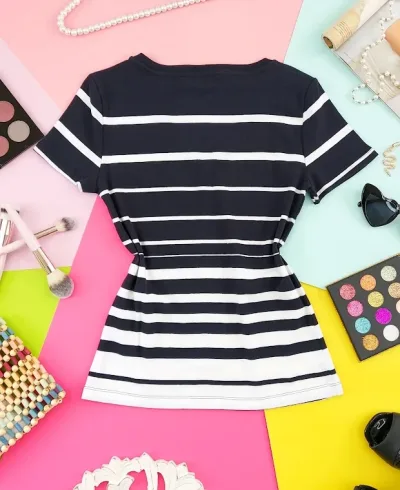 Camiseta Tommy Hilfiger para dama diseño a rayas color azul y blanco