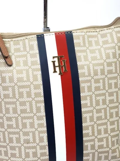Bolso Tommy Hilfiger para dama color beige