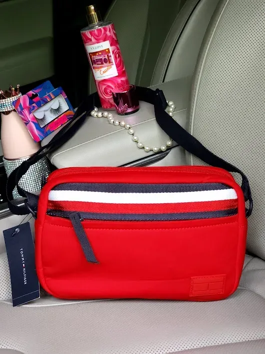 Bolso Tommy Hilfiger para dama color rojo