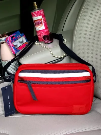 Bolso Tommy Hilfiger para dama color rojo