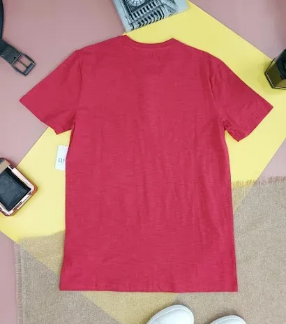 Camiseta GAP para caballero color vino