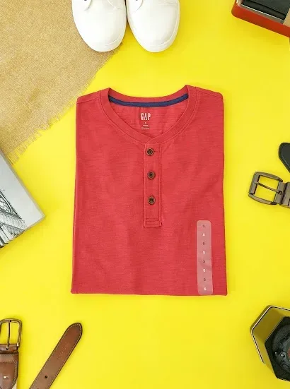 Camiseta GAP para caballero color vino