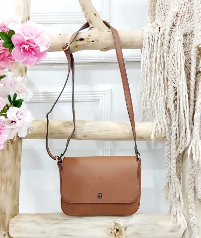 Bolso Tommy Hilfiger para dama color café