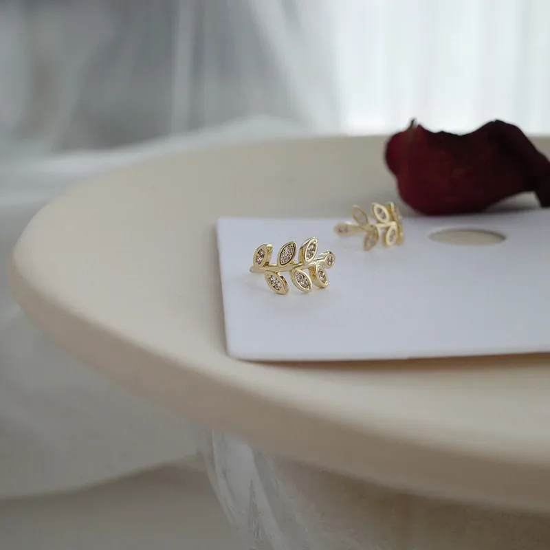 Earcuff para dama de aleación