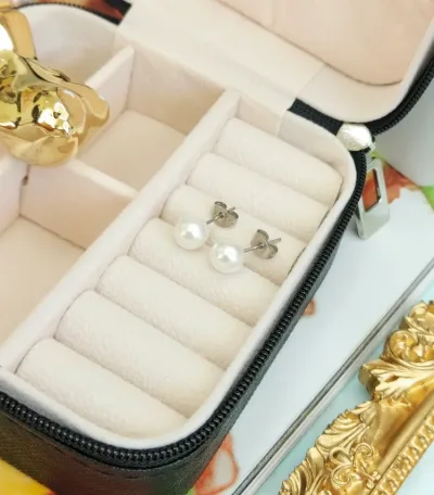 Par de aretes de acero inoxidable para dama