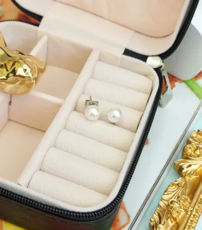 Par de aretes de acero inoxidable para dama