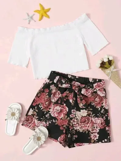 Conjunto para niña color blanco y negro con estampado floral