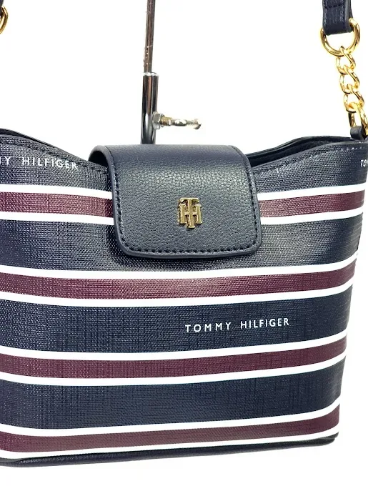 Bolso Tommy Hilfiger para dama color azul diseño rayas