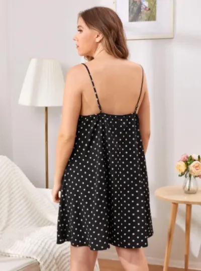Pijama para dama color negro con estampado de lunares blanco