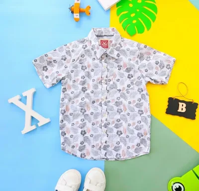 Camisa para niño Micros  con diseño tropical color blanco