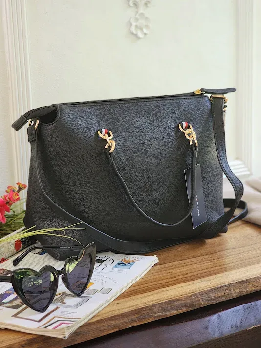 Bolso Tommy Hilfiger para dama 69J899I-00IUBI COLOR NEGRO