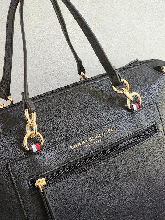 Bolso Tommy Hilfiger para dama 69J899I-00IUBI COLOR NEGRO