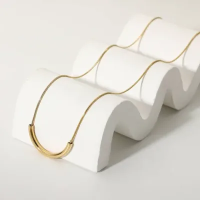 Collar de acero inoxidable para dama color dorado