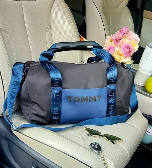 Bolso Tommy Hilfiger para dama color negro y azul