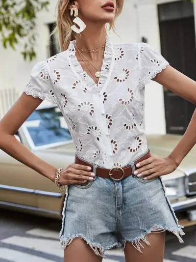 Blusa para dama color blanco diseño de bordado de ojal