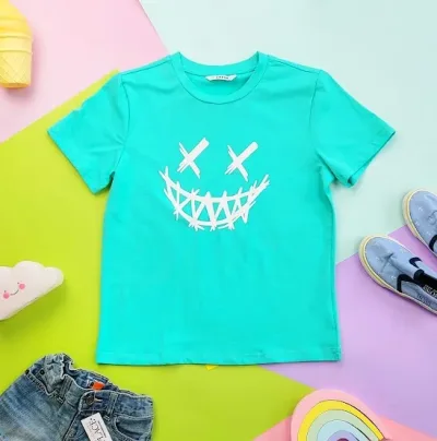 Camiseta para niño color turquesa