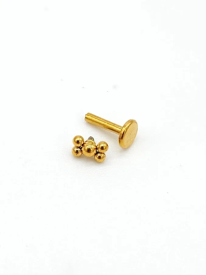 Piercing de acero inoxidable