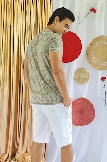 Camiseta Indigo para caballero con estampado de hojas
