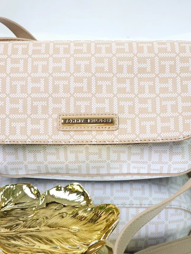 Bolso Tommy Hilfiger para dama color beige