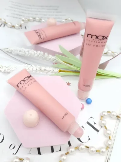Lip gloss Max para dama color salmón  03