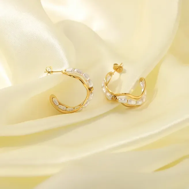 Argollas de acero inoxidable con perlas