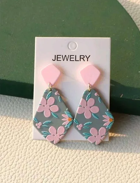 Aretes para dama con patrón floral