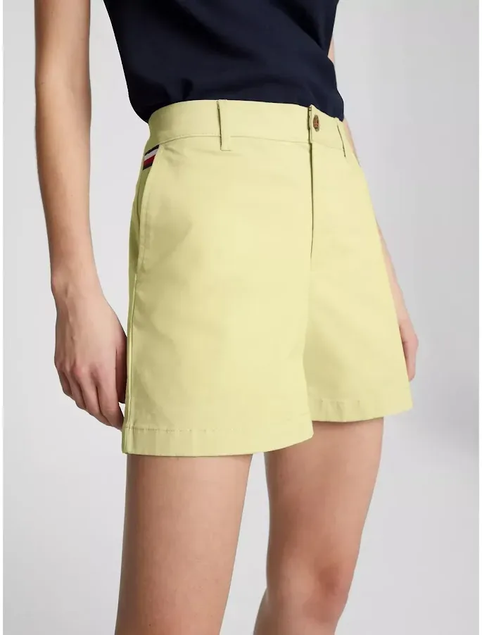 Short Tommy Hilfiger para dama color amarillo