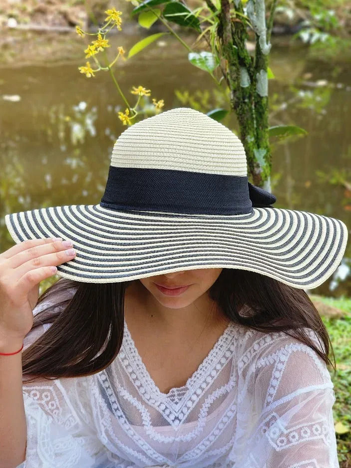 Sombrero para dama color beige y negro