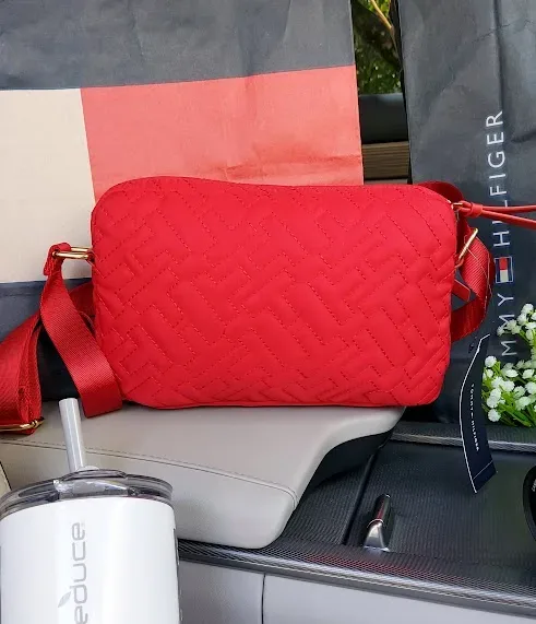 Bolso Tommy Hilfiger para dama color rojo