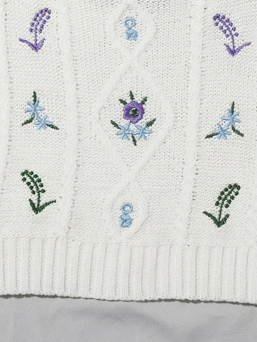 Top tejido para dama color blanco con diseño de flores