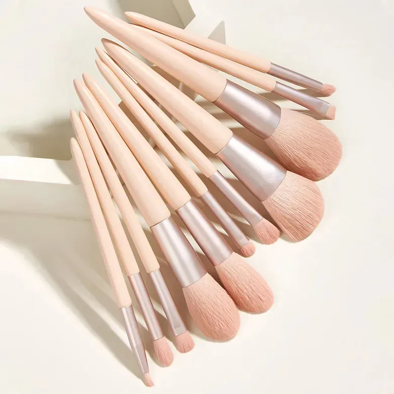 Set de brochas de maquillaje y estuche