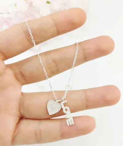 Collar para dama plata 925 diseño love