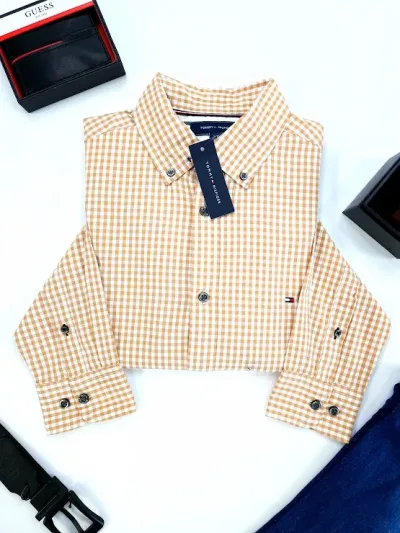 Camisa Tommy Hilfiger para caballero color marrón y blanco