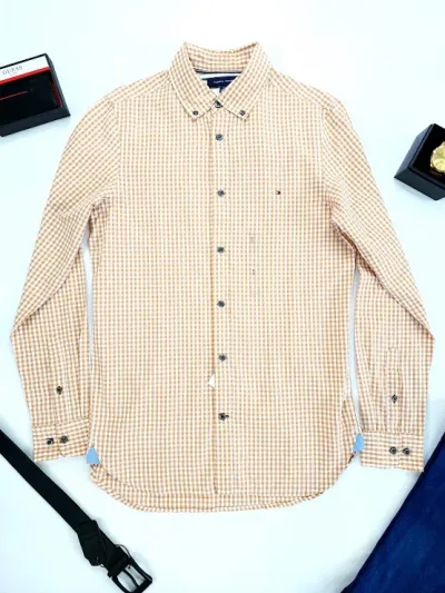 Camisa Tommy Hilfiger para caballero color marrón y blanco