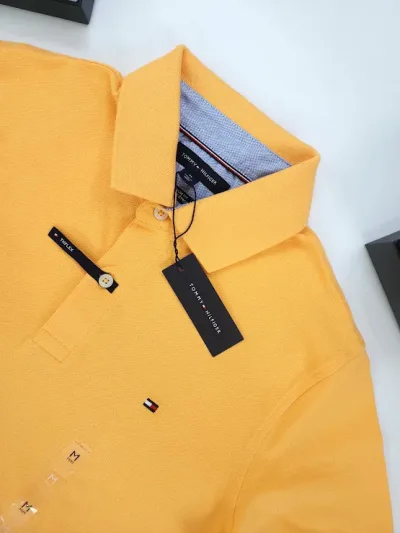Camiseta Tommy Hilfiger Slim Fit para caballero color melón