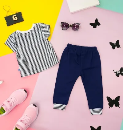 Conjunto para niña color con diseño a rayas color azul y blanco