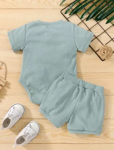 Conjunto para niño color verde menta