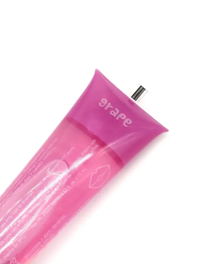 Brillo de labios color morado