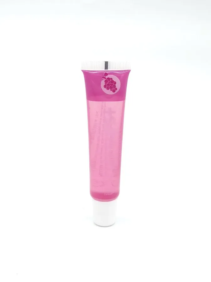 Brillo de labios color morado