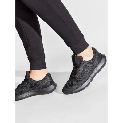 Tennis Under Armour UA Surge 3 para caballero color negro