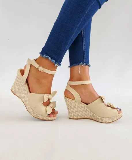 Sandalias para dama color beige SD45414