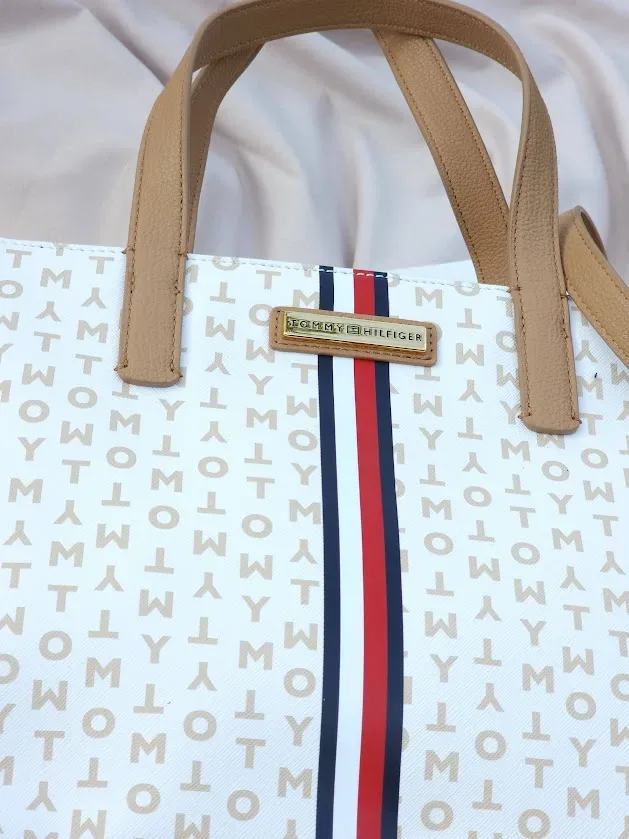 Bolso Tommy Hilfiger para dama color blanco
