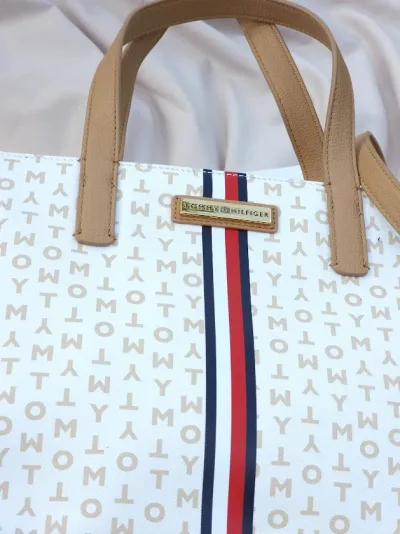 Bolso Tommy Hilfiger para dama color blanco